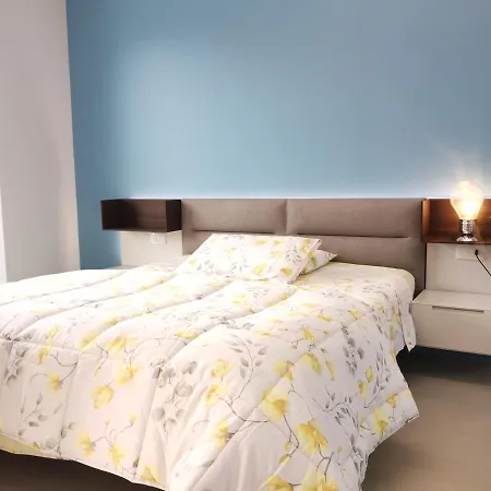 Lägenhet Bristol Exclusive Luxury Padenghe sul Garda