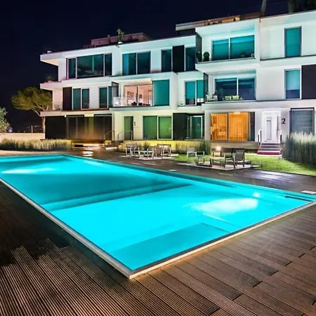 Bristol Exclusive Luxury *