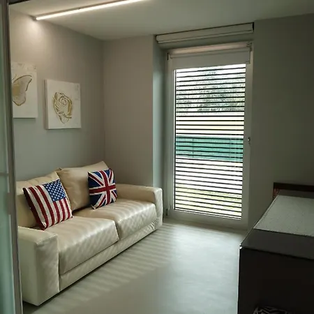 Lägenhet Bristol Exclusive Luxury Padenghe sul Garda